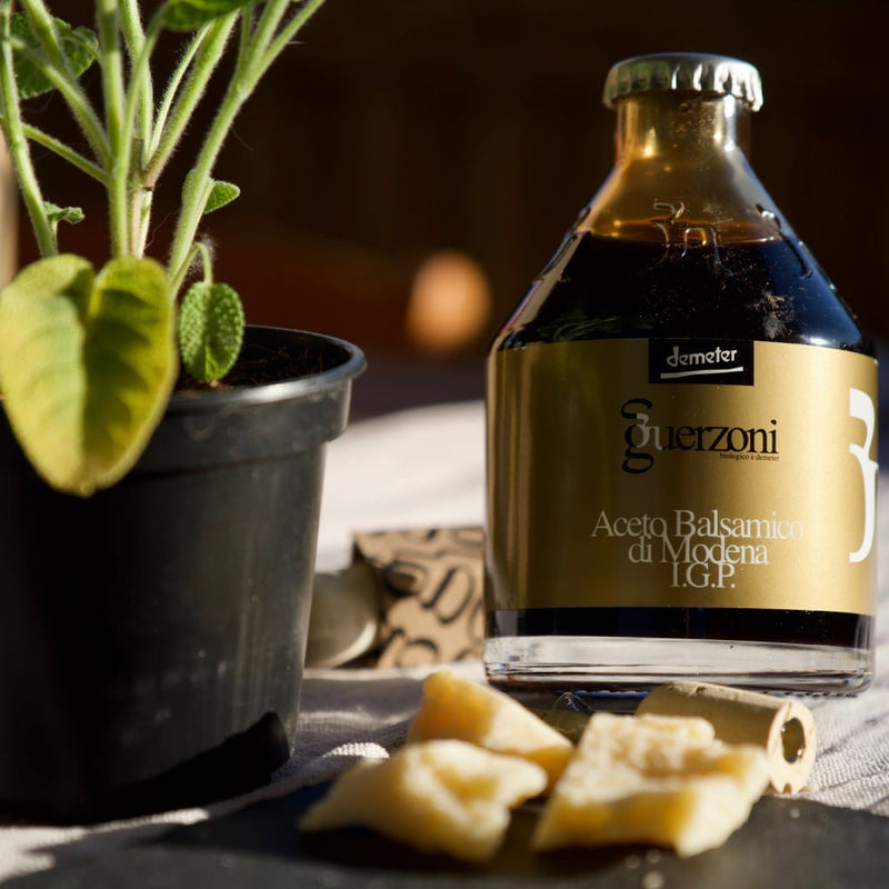 Balsamic Vinegar of Modena IGP "Gold Series" Organic & Biodynamic Certified, 250 ml - Guerzoni - 8032738591514 - Ciao Imports - Authentic Specialty Foods